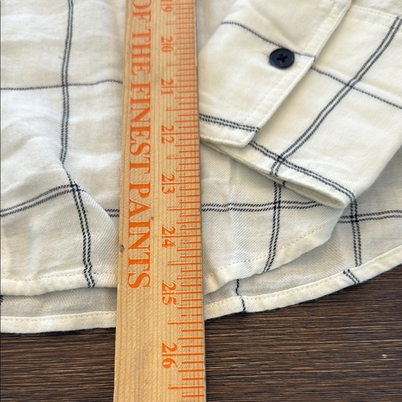 Madewell Easy Y-Neck Button-Up Shirt Size Medium - Picture 8 of 11